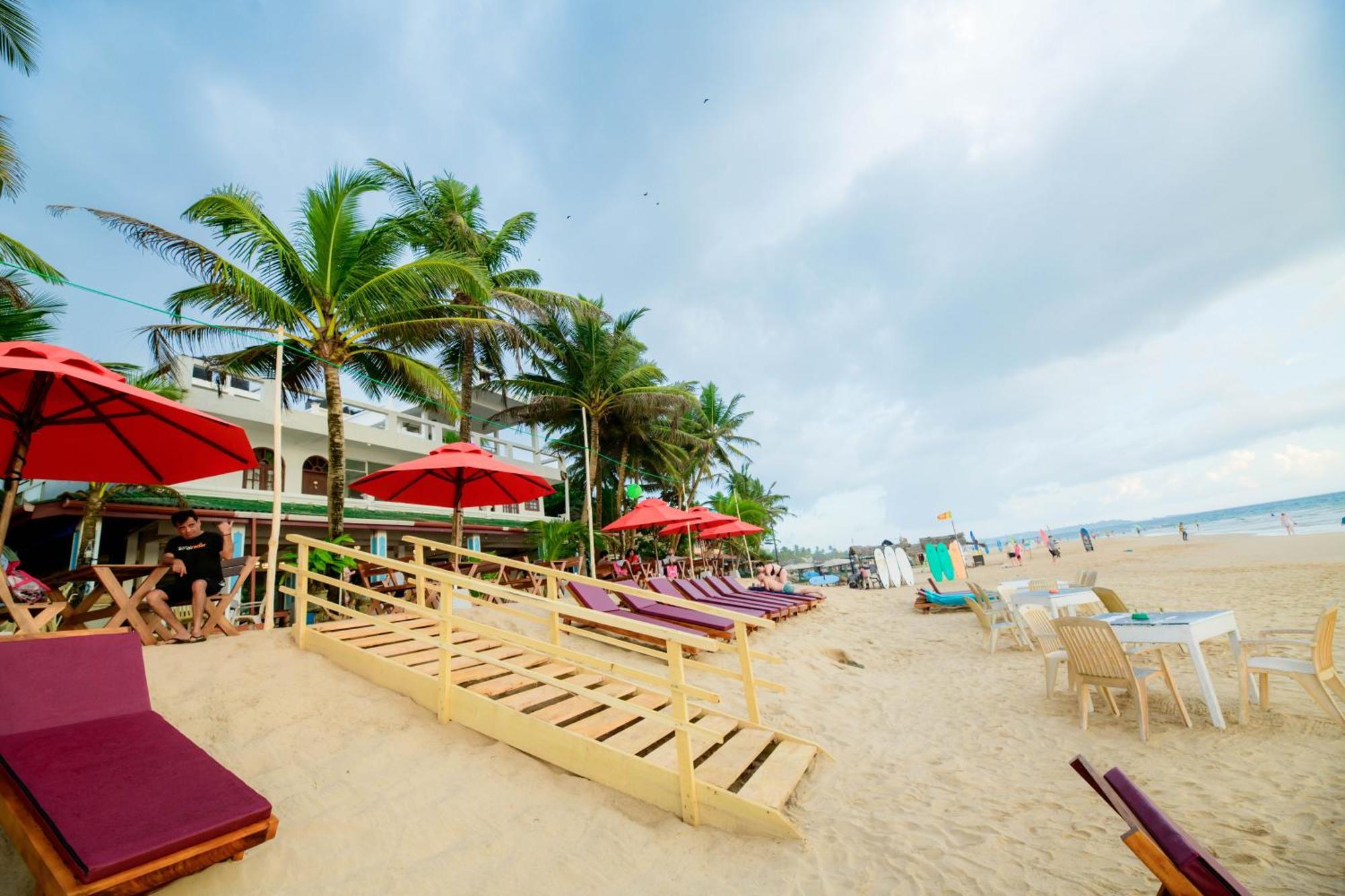 Royal Beach Hotel & Restaurant Hikkaduwa Eksteriør billede