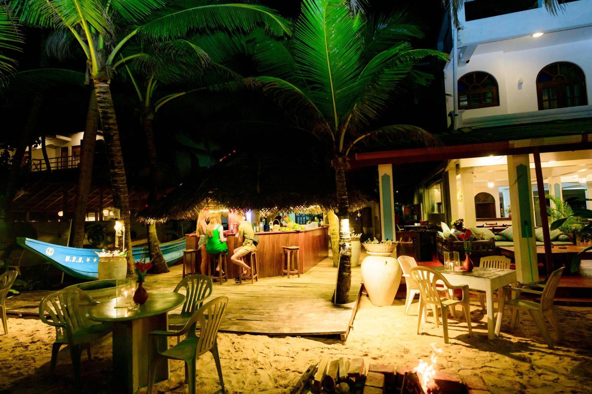 Royal Beach Hotel & Restaurant Hikkaduwa Eksteriør billede
