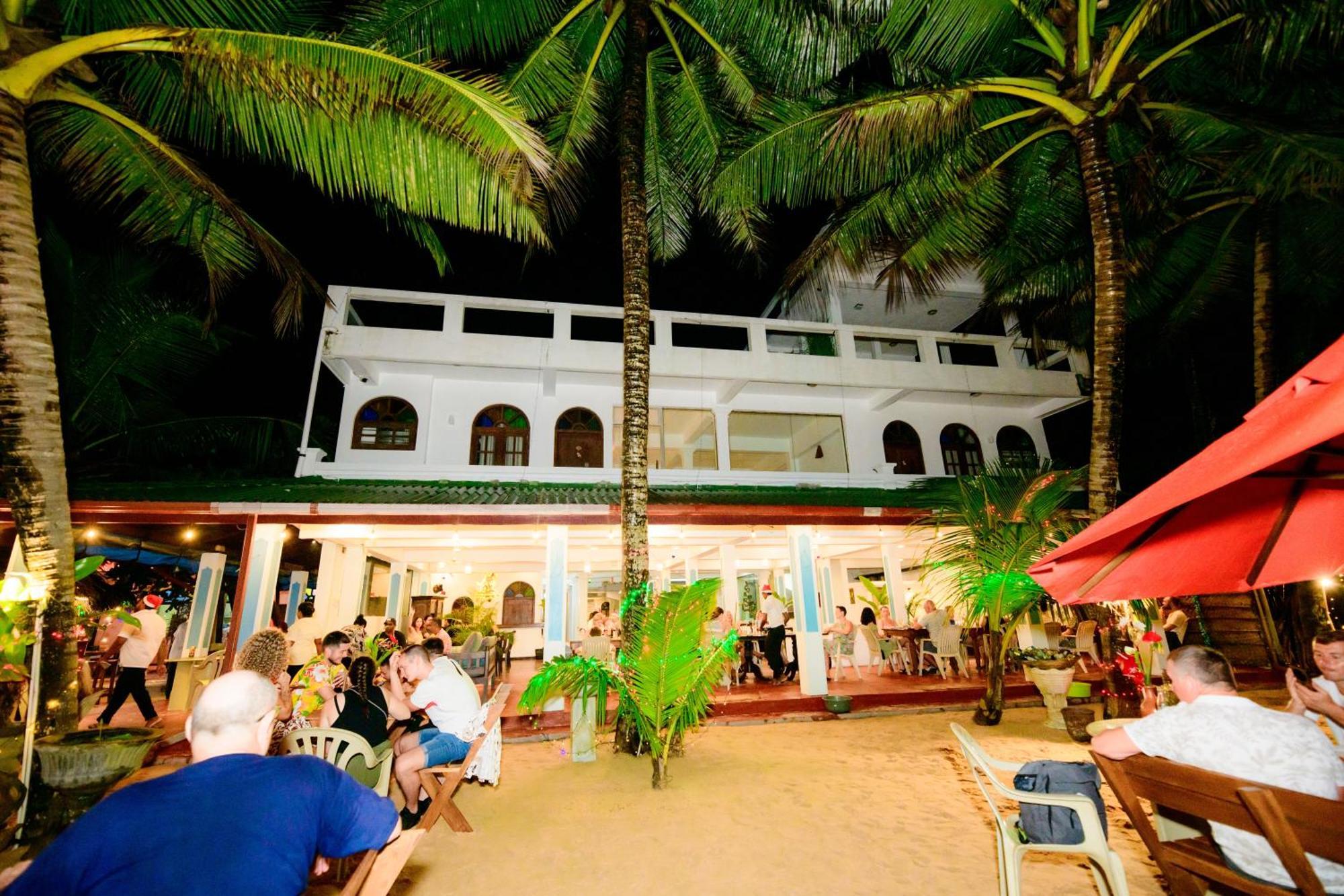 Royal Beach Hotel & Restaurant Hikkaduwa Eksteriør billede