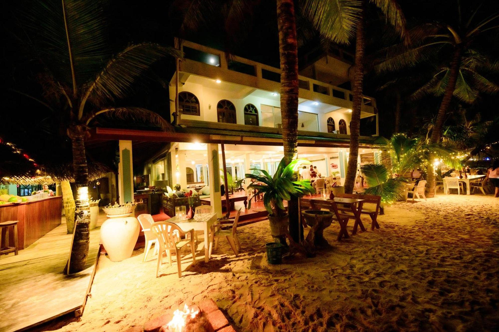 Royal Beach Hotel & Restaurant Hikkaduwa Eksteriør billede