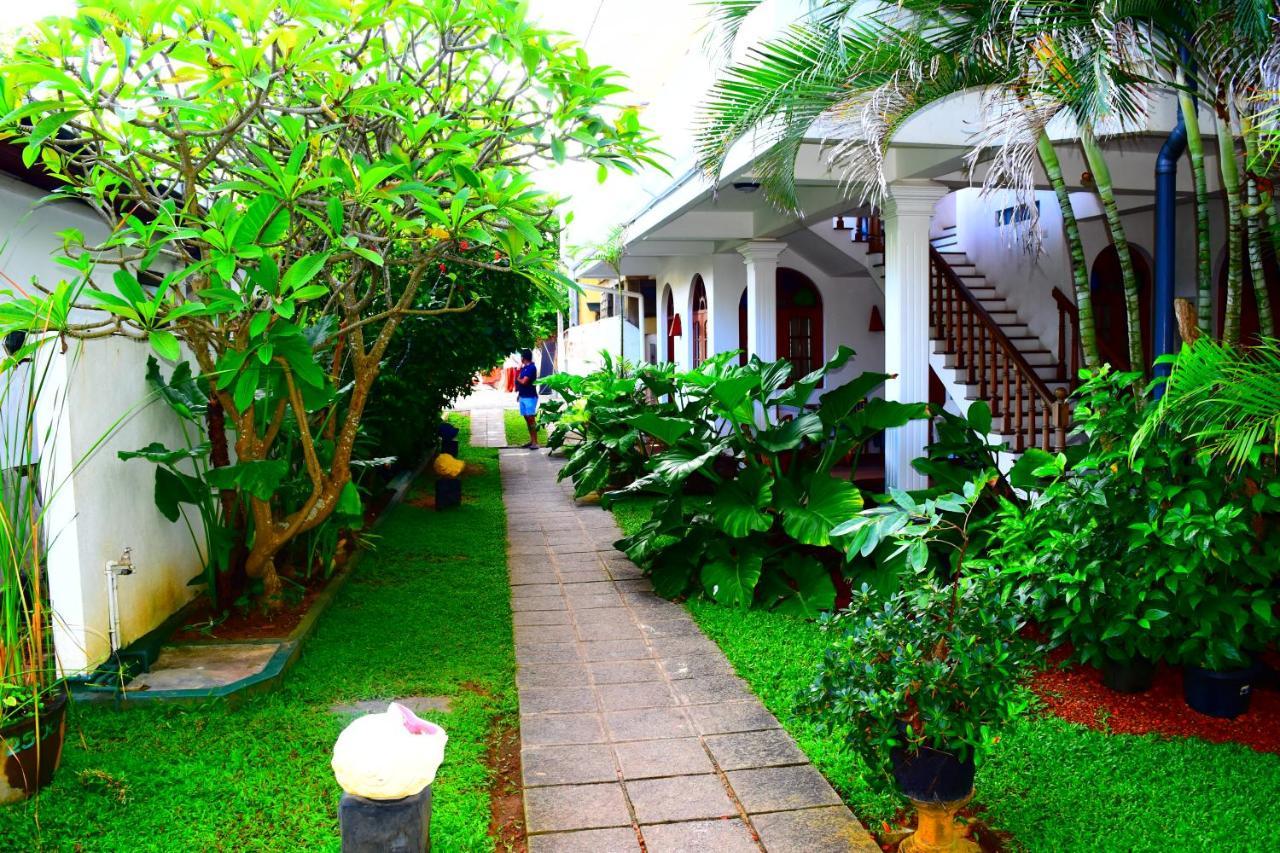 Royal Beach Hotel & Restaurant Hikkaduwa Eksteriør billede