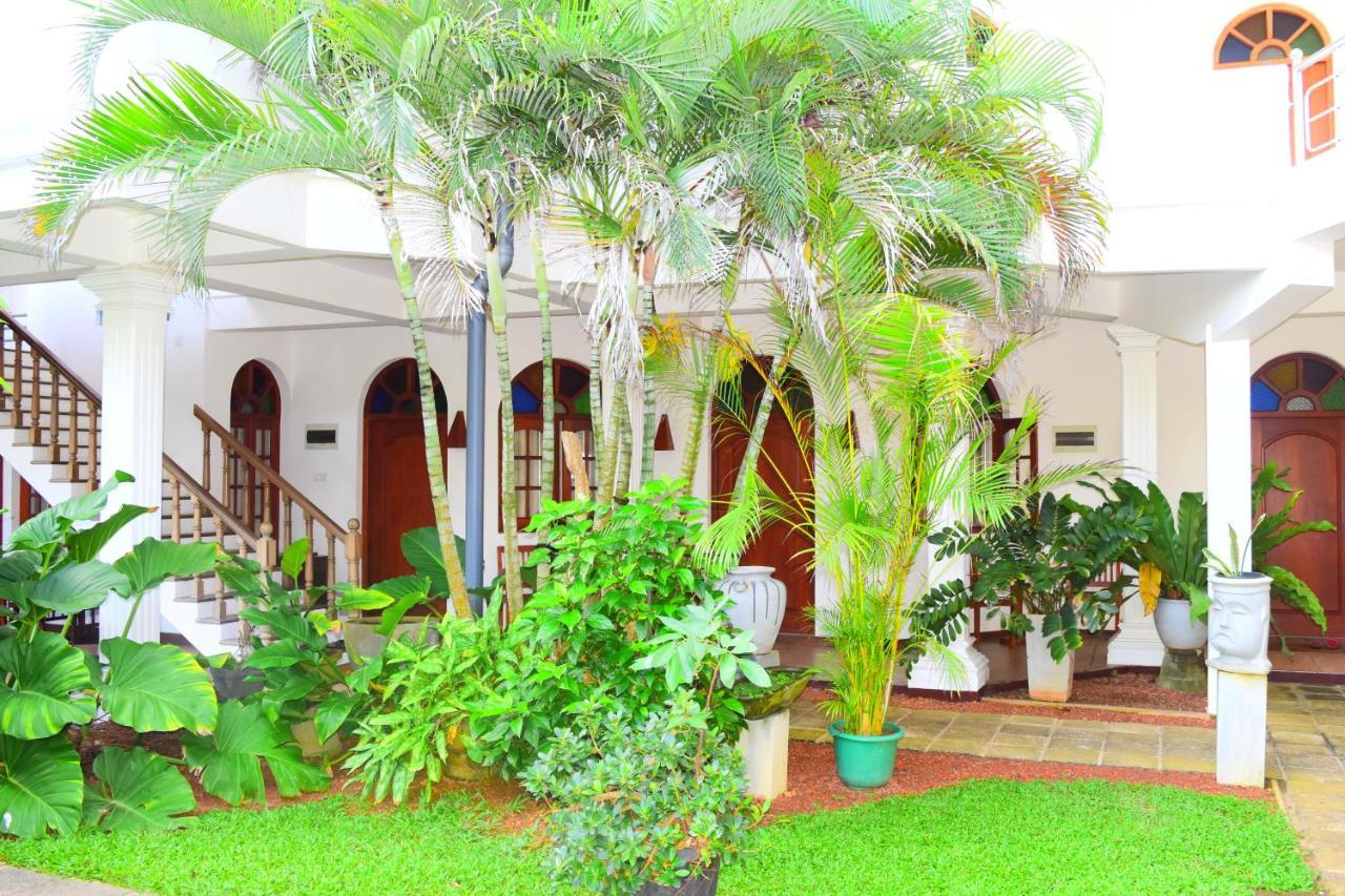 Royal Beach Hotel & Restaurant Hikkaduwa Eksteriør billede